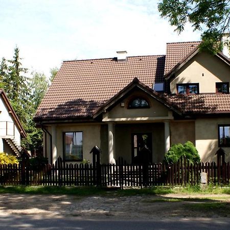 Piernikowy Dworek Lubicz Exterior photo